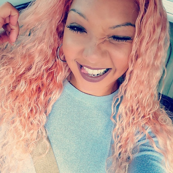 Meet your Posher, Natalie - Picture 3 of 8